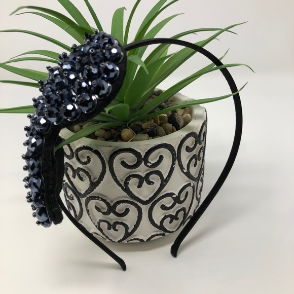 Fashion Accessory - Picture 3 of 4